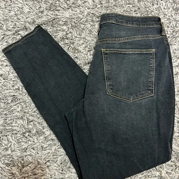 NWOT Universal Thread High Rise Skinny fit size 14 regular length - Picture 2 of 5